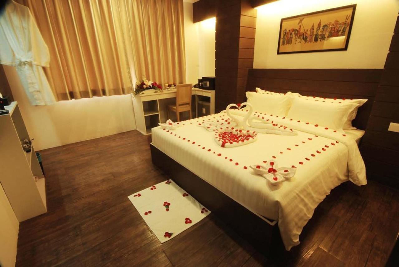 The Hotel Mawtin Rangoon Buitenkant foto