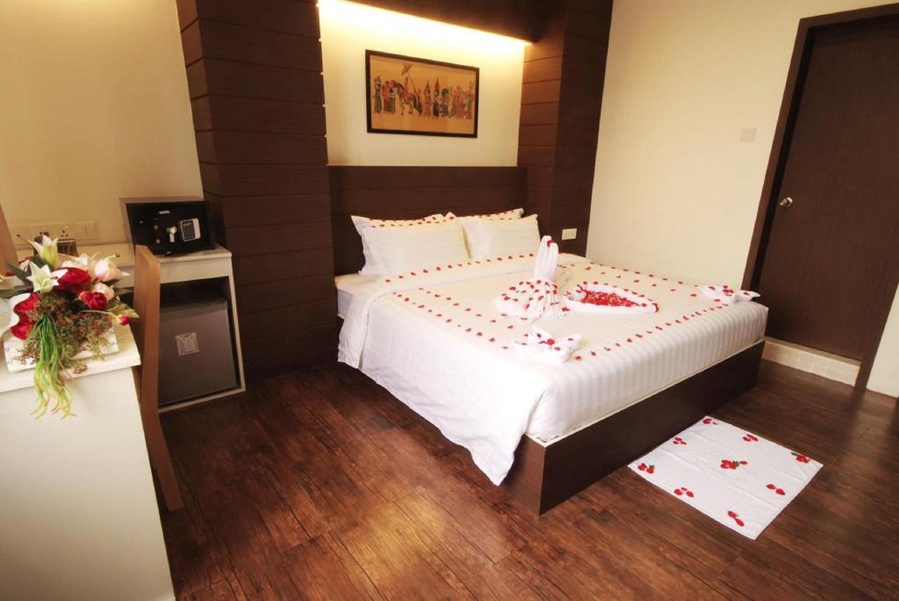 The Hotel Mawtin Rangoon Buitenkant foto
